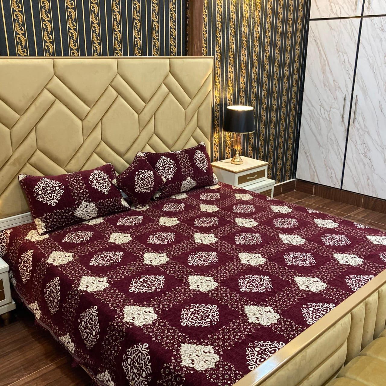 4 Pcs Set Velvet jacquard Bedsheet🤩