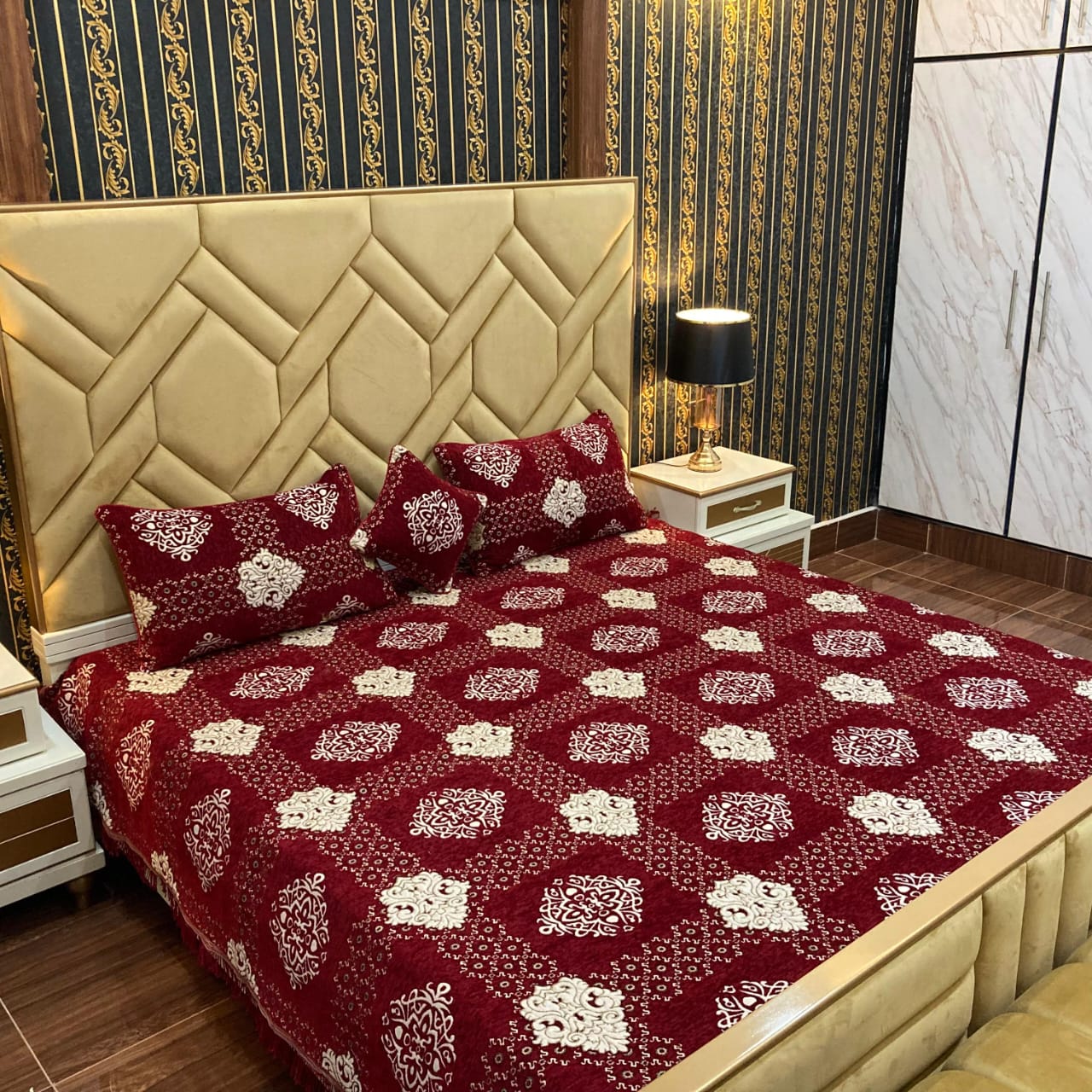 4 Pcs Set Velvet jacquard Bedsheet🤩