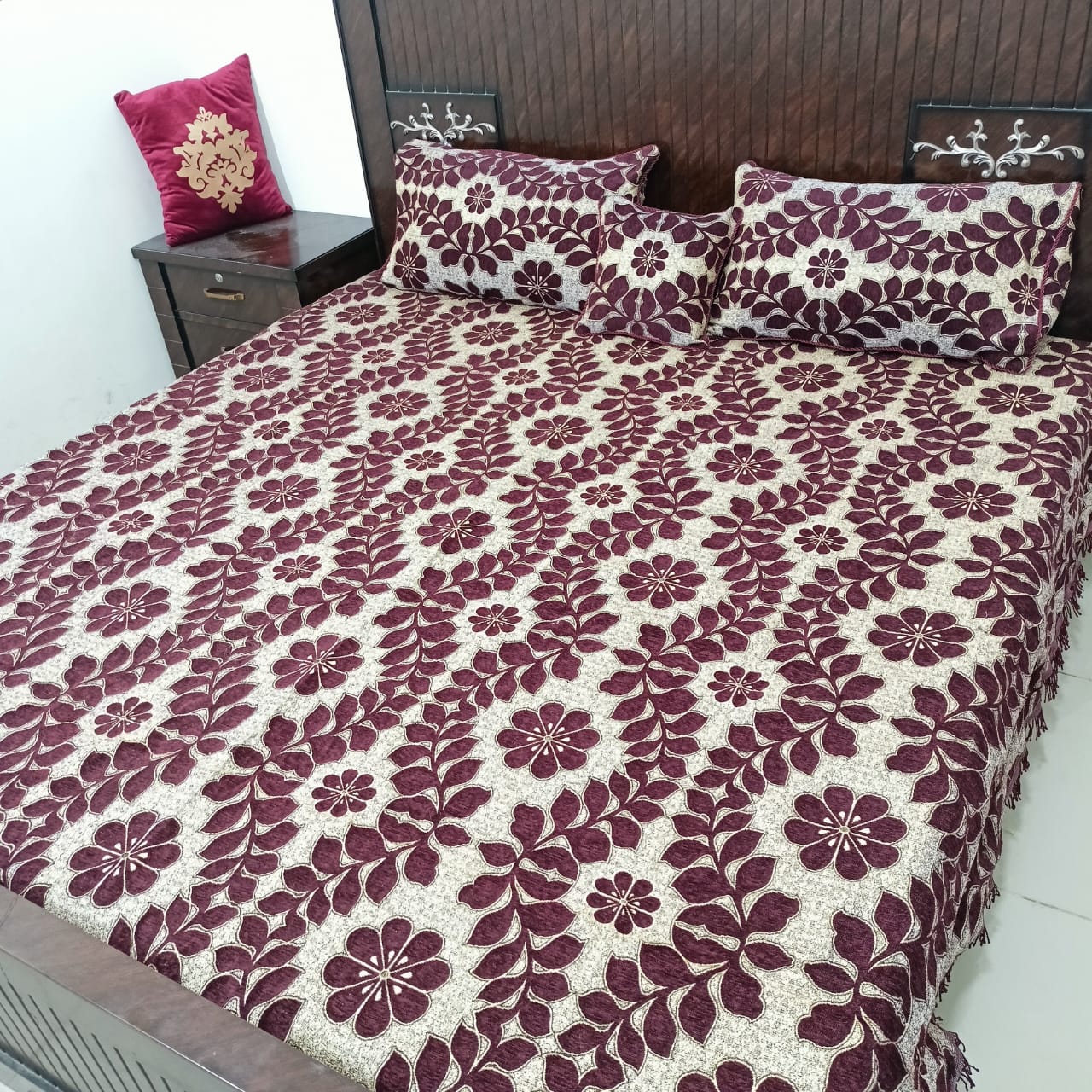 4 Pcs Set Velvet jacquard Bedsheet🤩