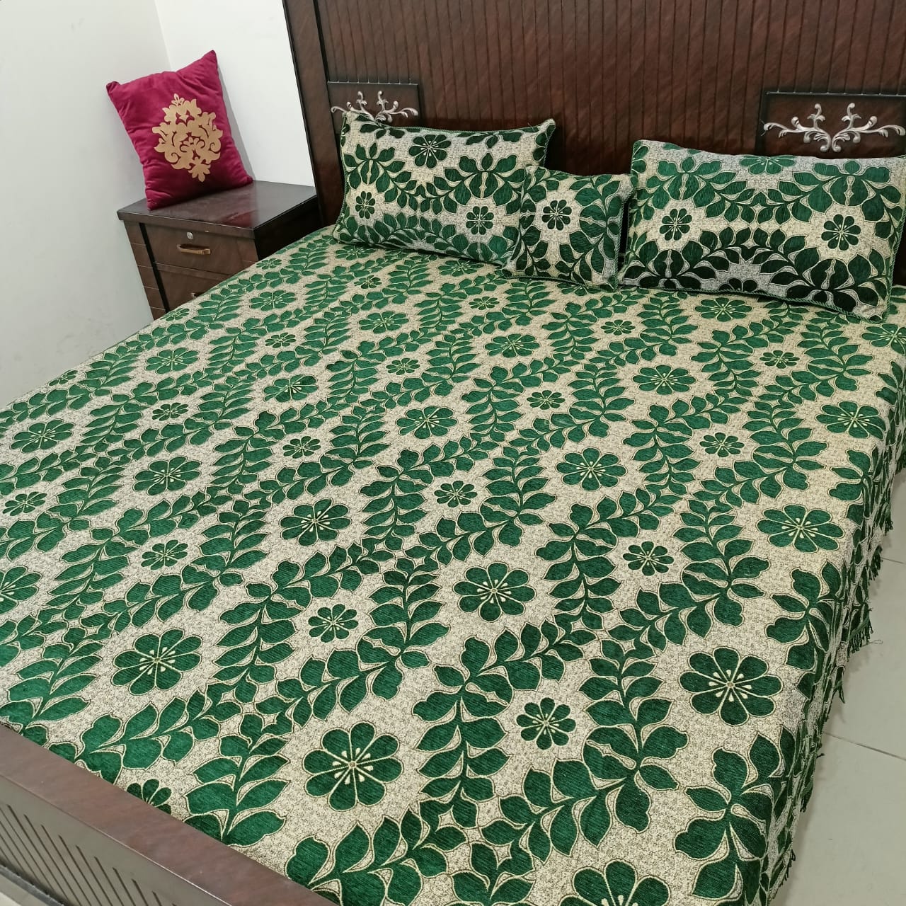 4 Pcs Set Velvet jacquard Bedsheet🤩