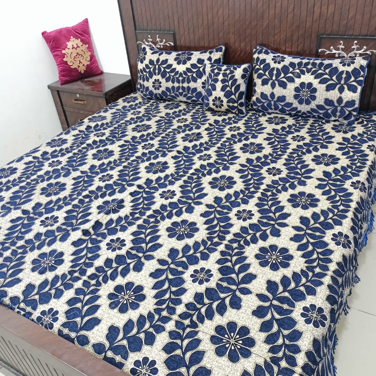 4 Pcs Set Velvet jacquard Bedsheet🤩