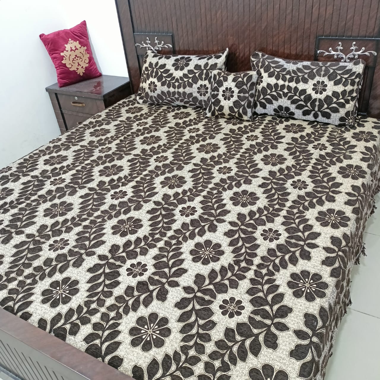 4 Pcs Set Velvet jacquard Bedsheet🤩