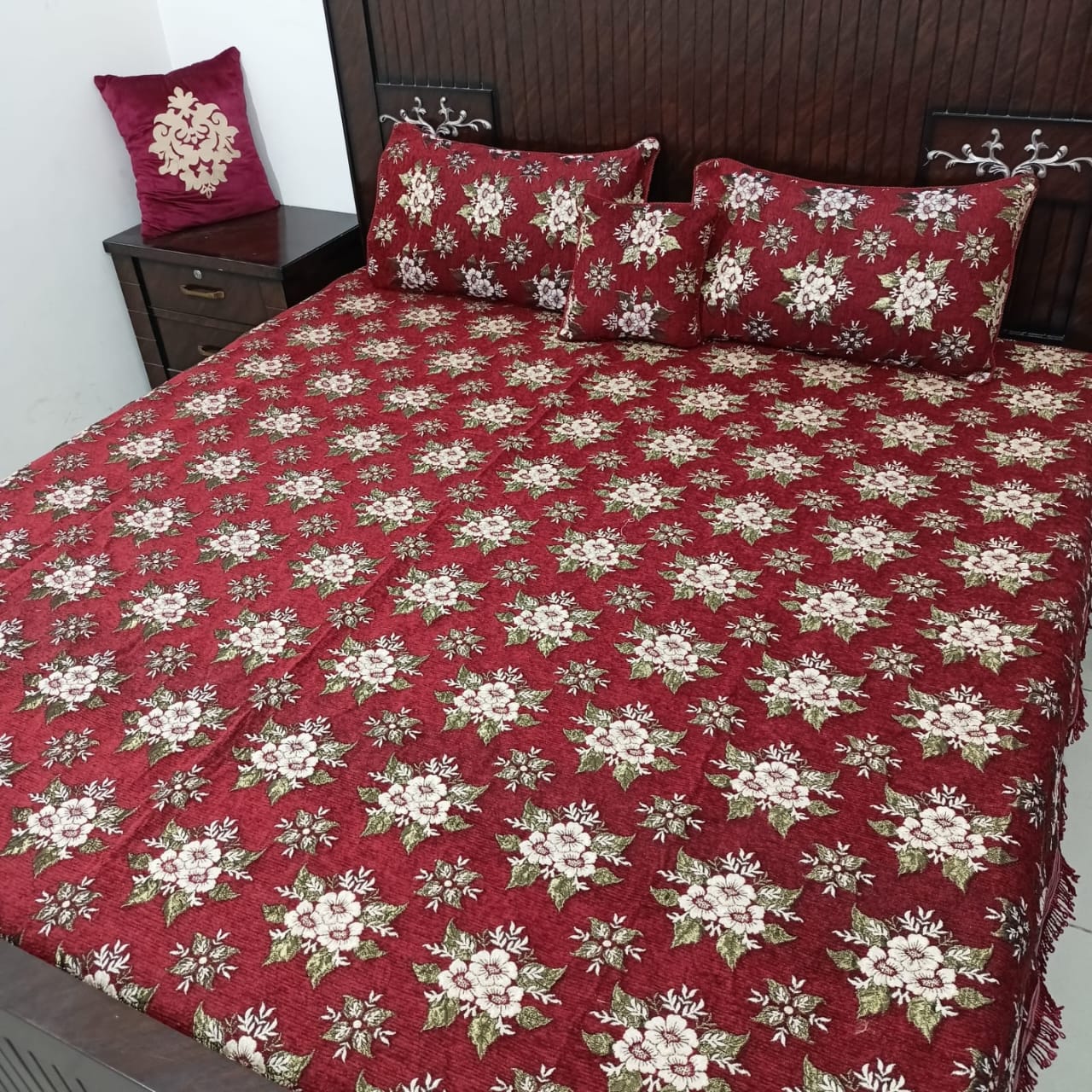 4 Pcs Set Velvet jacquard Bedsheet🤩