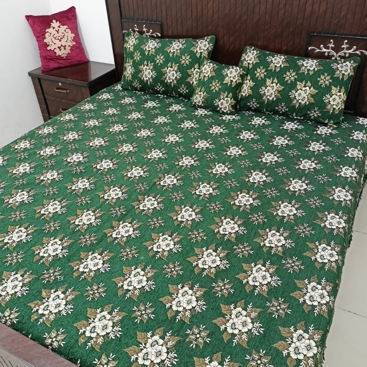 4 Pcs Set Velvet jacquard Bedsheet🤩